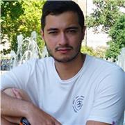 Profesor de Educación Primaria, actualmente sacándose la habilitación, además de tener un posgrado en Educación Ambiental